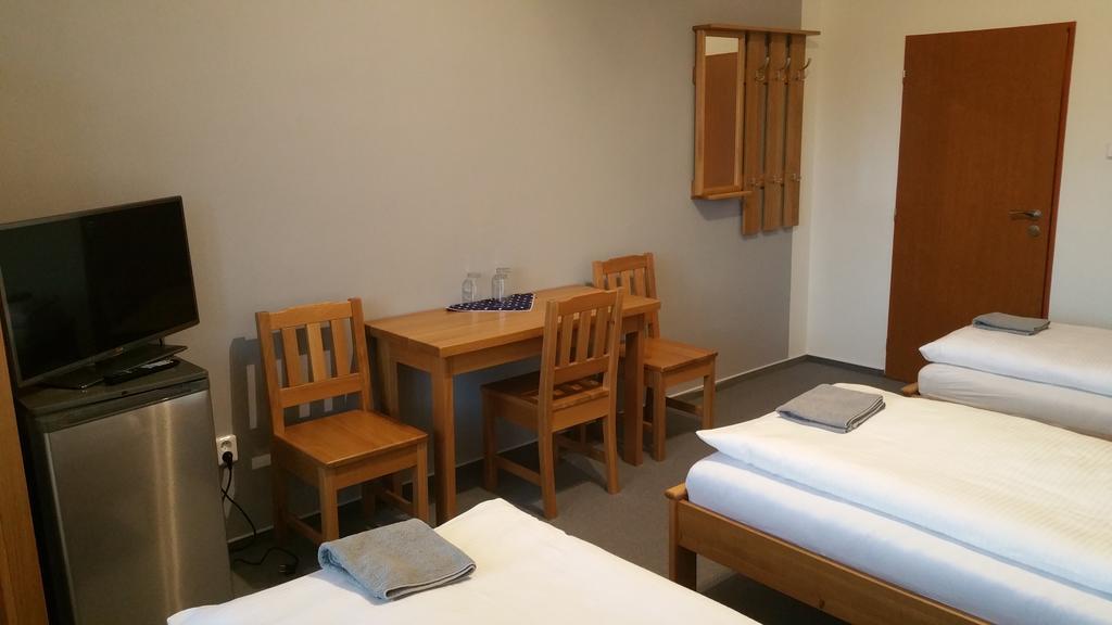 hotel KORUNA Rožnov pod Radhoštěm Zimmer foto