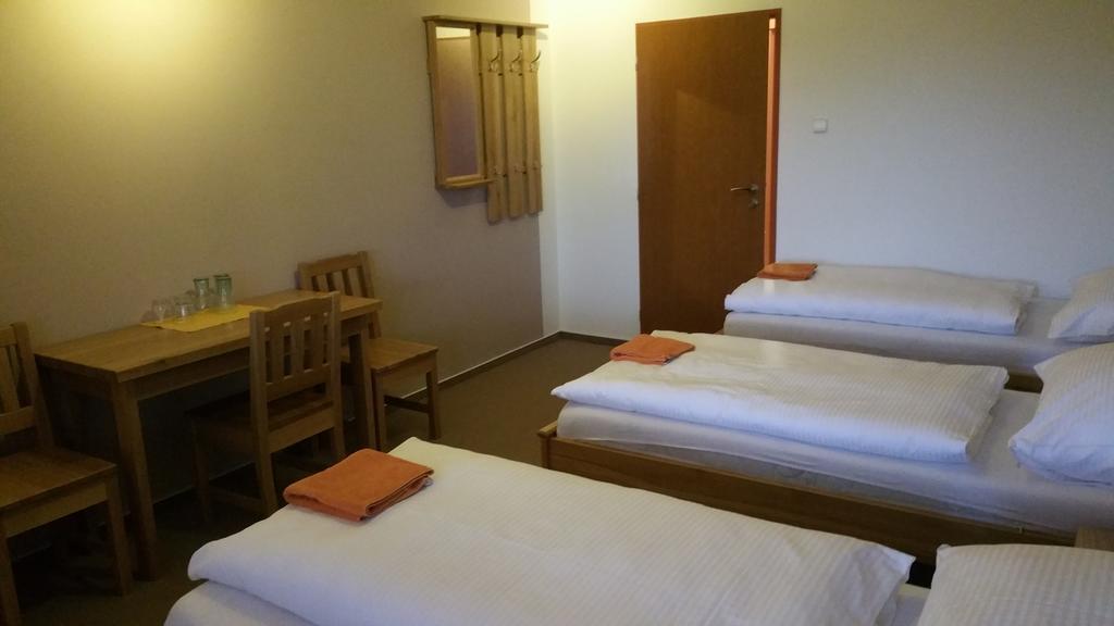 hotel KORUNA Rožnov pod Radhoštěm Zimmer foto