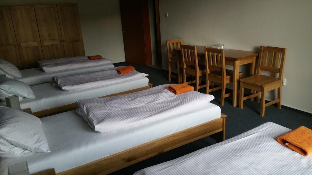 hotel KORUNA Rožnov pod Radhoštěm Zimmer foto