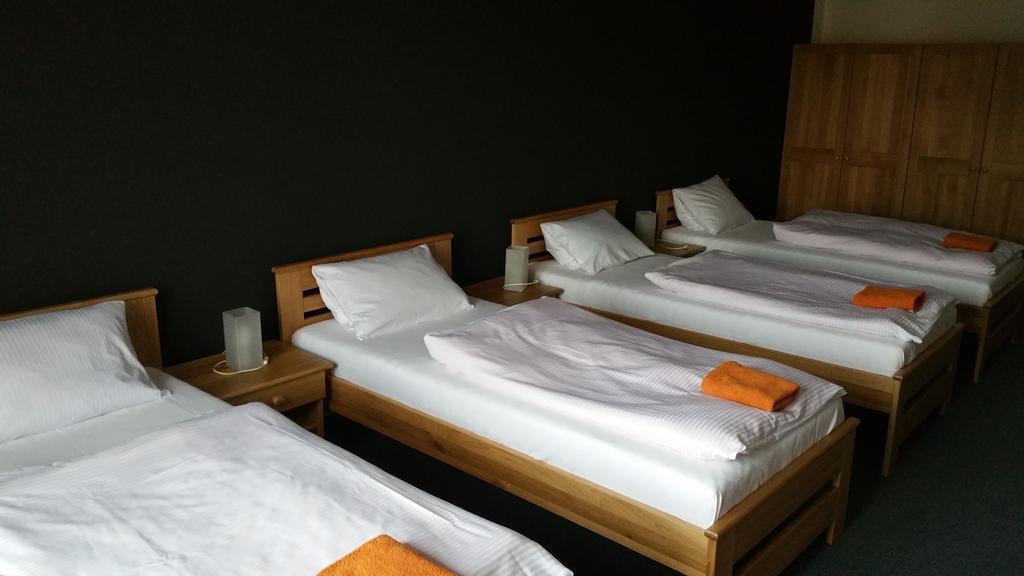 hotel KORUNA Rožnov pod Radhoštěm Zimmer foto